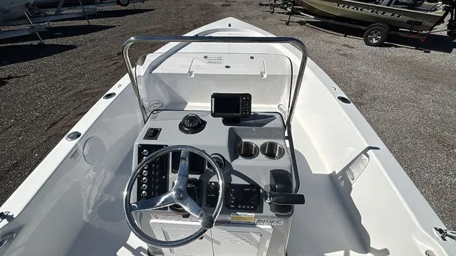 Slide: The Image of Sea Pro 172 Bay 2026 - 10