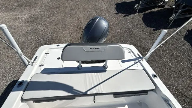 Slide: The Image of Sea Pro 172 Bay 2026 - 12