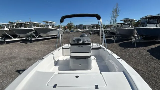 Slide: The Image of Sea Pro 172 Bay 2026 - 5