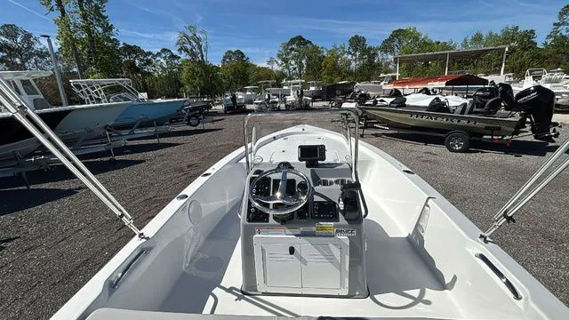 Slide: The Image of Sea Pro 172 Bay 2026 - 6