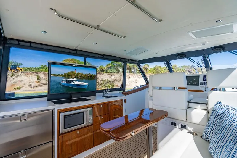 Slide: The Image of Interior of 2024 MJM 4 yacht with modern amenities. - 47