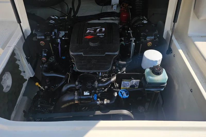 Slide: The Image of Engine compartment of a 2003 Sea Ray 220 Sundeck with MerCruiser 5.0 MPI engine. - 14