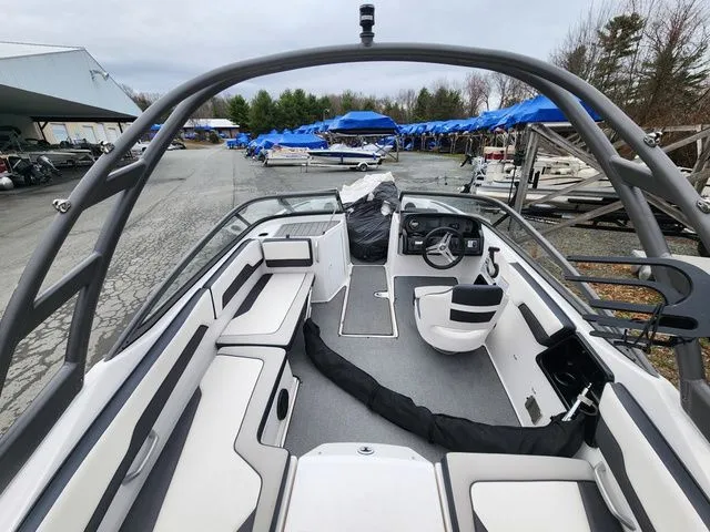 Slide: The Image of Yamaha AR195 2019 - 5