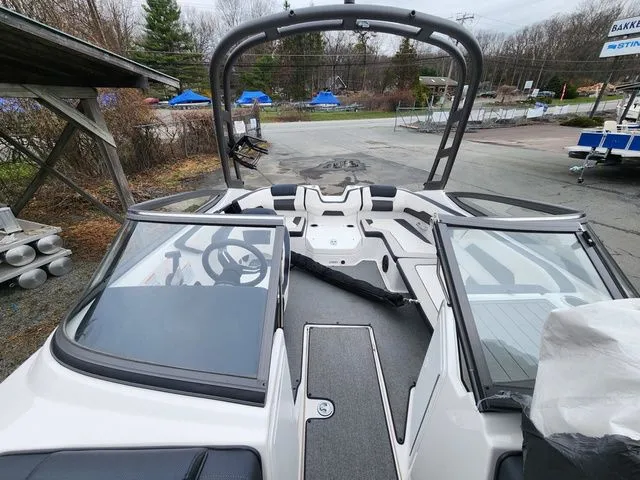 Slide: The Image of Yamaha AR195 2019 - 7