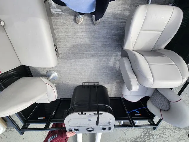 Slide: The Image of Qwest 816 E-Class XRE Cruise - DEAL PENDING 2023 - 7