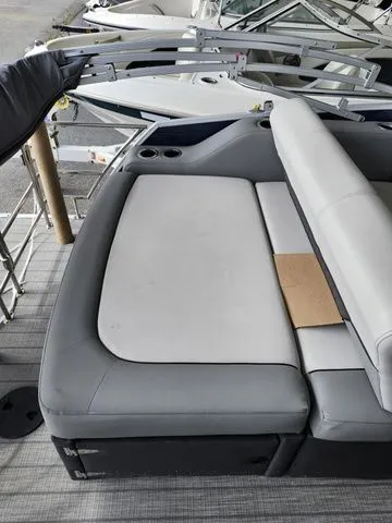 Slide: The Image of Monaco 235 2020 - 7