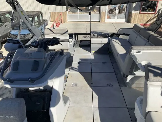 Slide: The Image of Sea-Doo Switch Cruise 21 2022 - 7