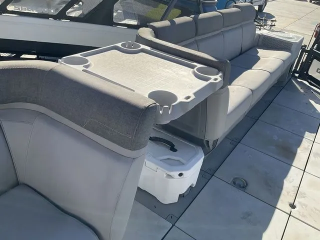 Slide: The Image of Sea-Doo Switch Cruise 21 2022 - 8