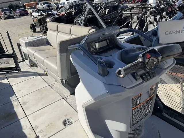 Slide: The Image of Sea-Doo Switch Cruise 21 2022 - 9