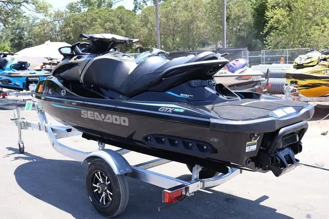 Slide: The Image of Sea-Doo GTX 155 2016 - 3