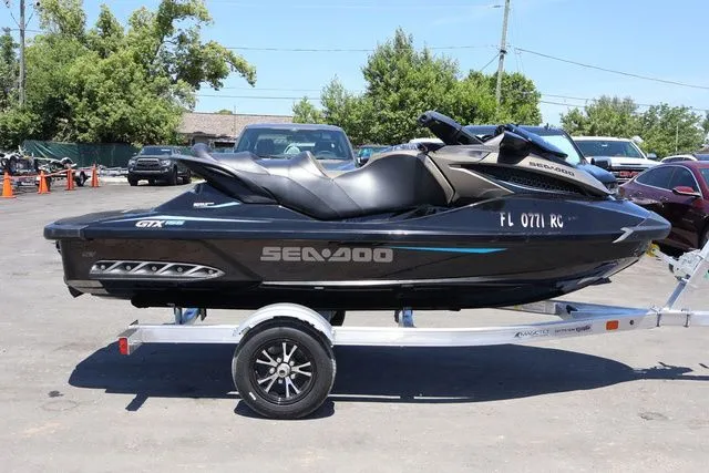 Slide: The Image of Sea-Doo GTX 155 2016 - 6