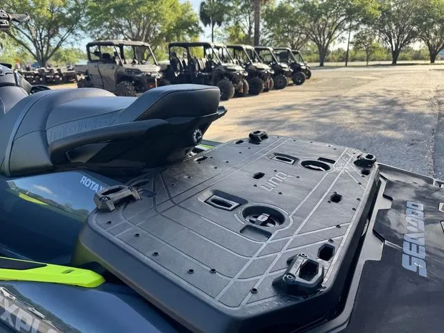 Slide: The Image of Sea-Doo Explorer Pro 2026 - 9