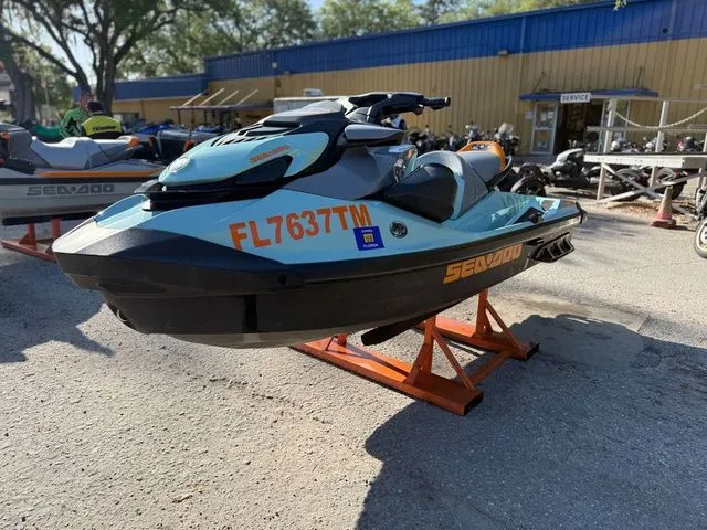 Slide: The Image of Sea-Doo Wake 170 2023 - 4