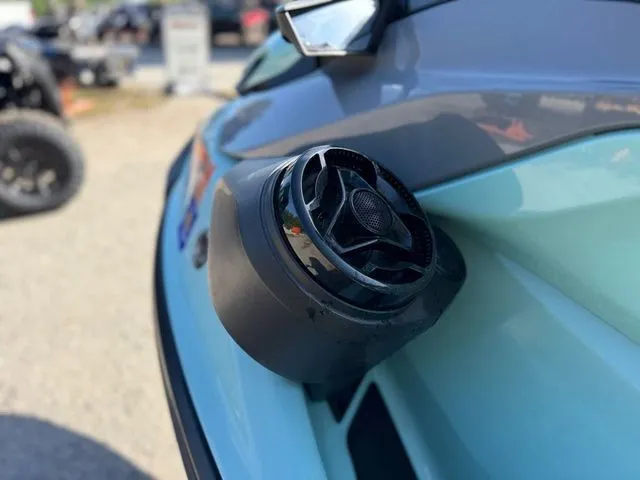 Slide: The Image of Sea-Doo Wake 170 2023 - 9