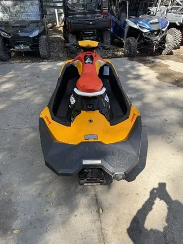 Slide: The Image of Sea-Doo Spark Trixx 3up 2022 - 7