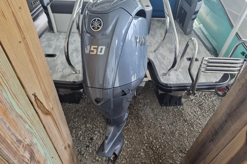 Slide: The Image of 2026 Sylvan R-22 LZ DH boat with Yamaha 150 outboard motor. - 16