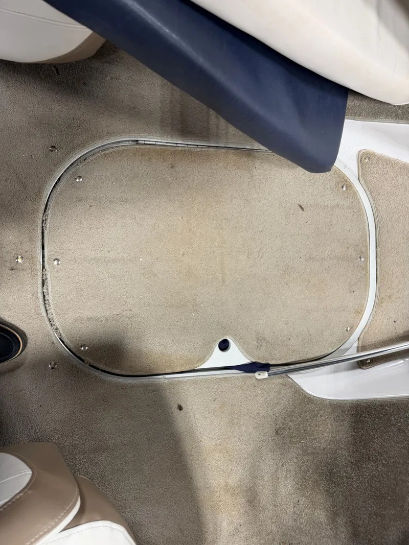 Slide: The Image of Interior of a 2010 Four Winns H190 F/S boat. - 22