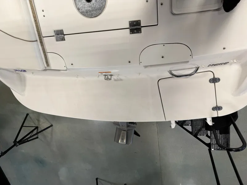 Slide: The Image of Rear view of a 2010 Four Winns H190 F/S boat. - 26