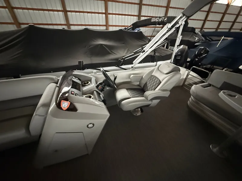 Slide: The Image of Interior of a 2021 Bennington SSBXSD pontoon boat. - 14
