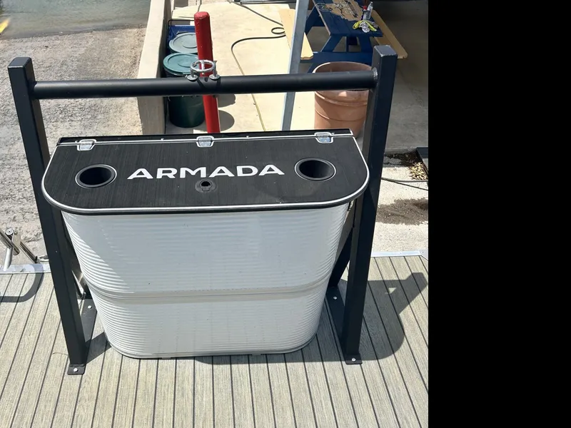 Slide: The Image of Armada Drakkar 248 Tritoon w/200HP Suzuki & Tandem axle trailer 2025 - 13