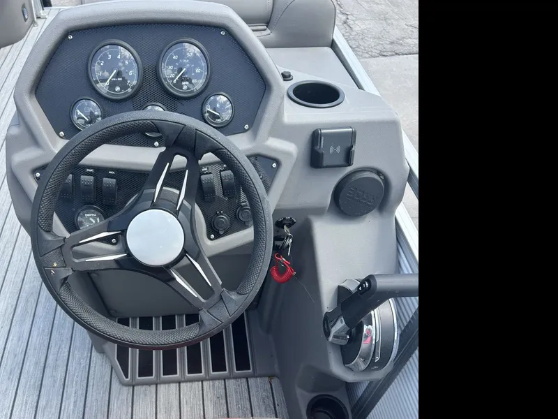 Slide: The Image of Armada Drakkar 248 Tritoon w/200HP Suzuki & Tandem axle trailer 2025 - 7