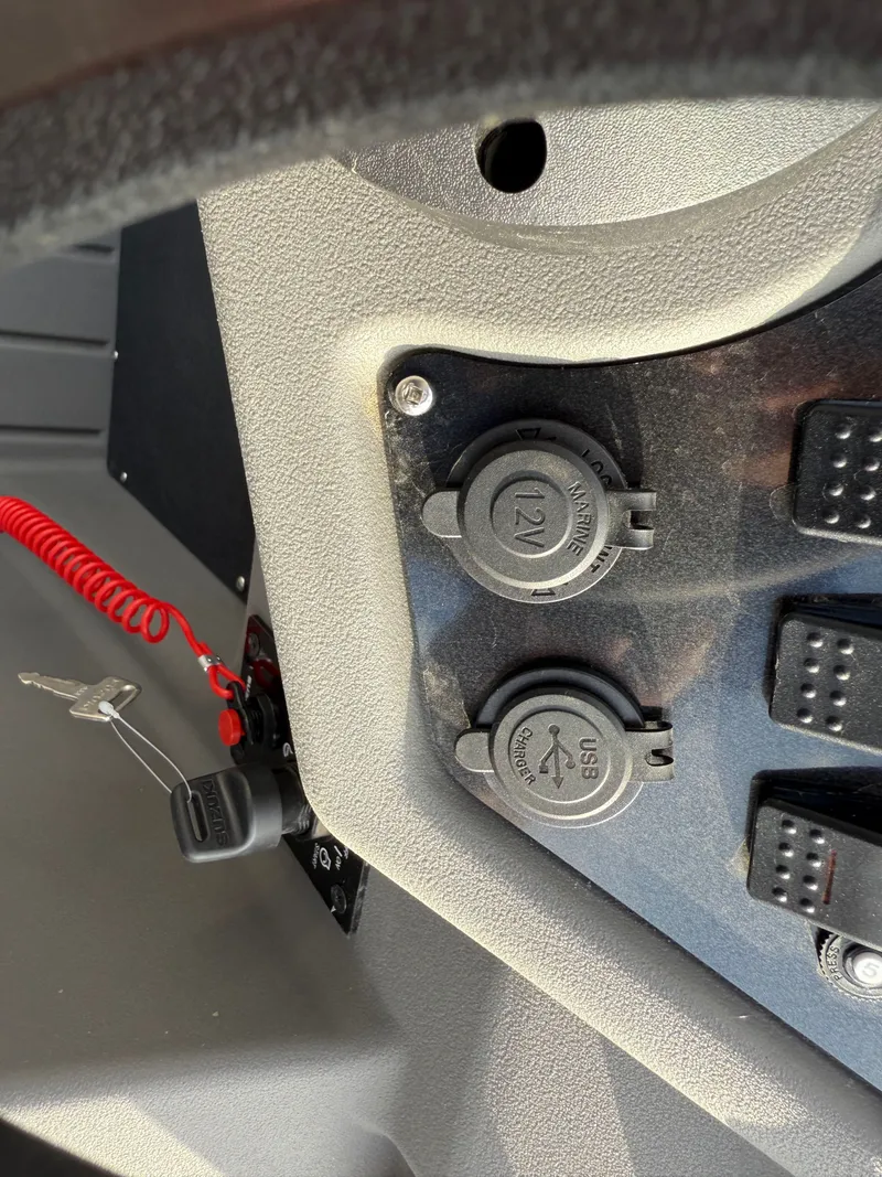 Slide: The Image of Armada Saphir CR208 21' Full Tritoon w/140HP Suzuki & Single Axle Trailer 2025 - 6