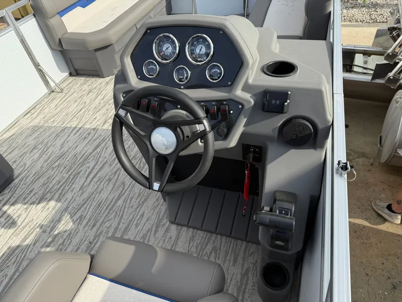 Slide: The Image of Armada Saphir CR208 Tritoon w/140HP Suzuki & Single Axle Trailer 2025 - 3