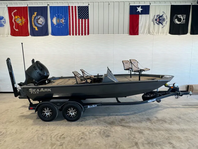 The Image of SeaArk SeaArk Flex 19 with 150HP Suzuki and custom tandem axle trailer 2025 - 1