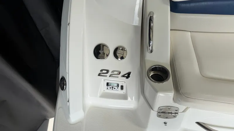 Slide: The Image of Chaparral 224 Sunesta 2008 - 13