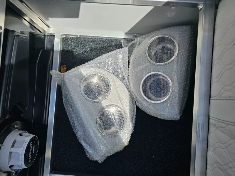 Slide: The Image of Avalon 2385 Catalina Quad Lounger Shift 2026 - 16