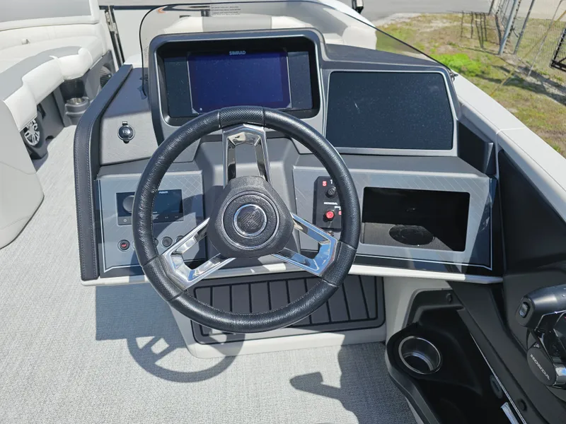 Slide: The Image of Avalon 2385 Catalina Quad Lounger Shift 2026 - 18