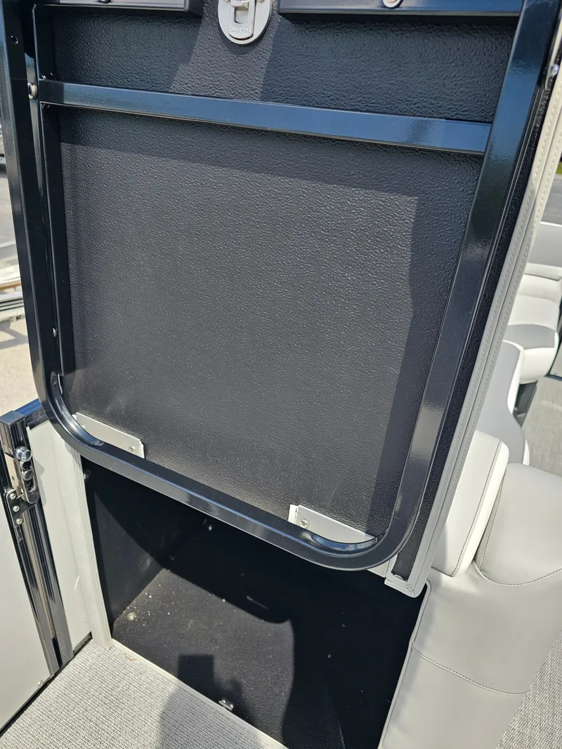 Slide: The Image of Avalon 2385 Catalina Quad Lounger Shift 2026 - 19