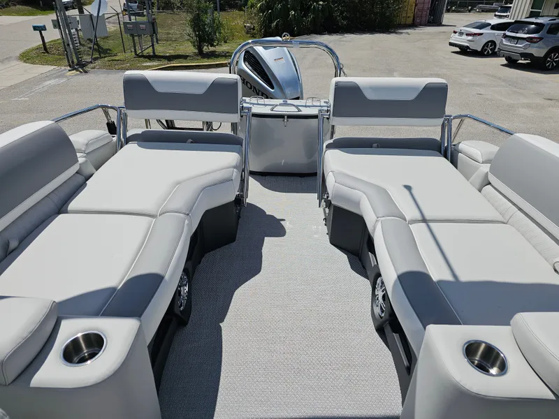 Slide: The Image of Avalon 2385 Catalina Quad Lounger Shift 2026 - 2