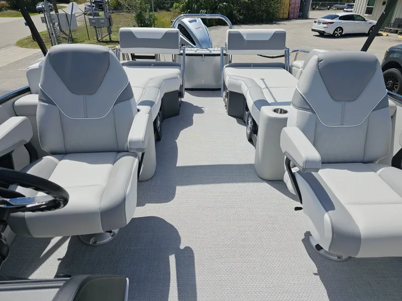 Slide: The Image of Avalon 2385 Catalina Quad Lounger Shift 2026 - 21