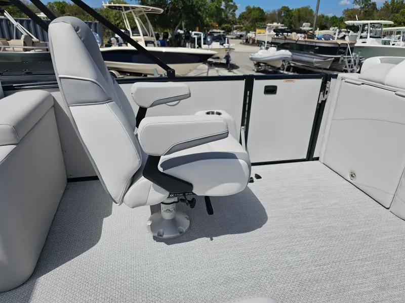 Slide: The Image of Avalon 2385 Catalina Quad Lounger Shift 2026 - 31