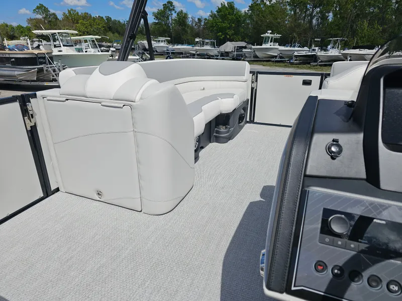 Slide: The Image of Avalon 2385 Catalina Quad Lounger Shift 2026 - 32
