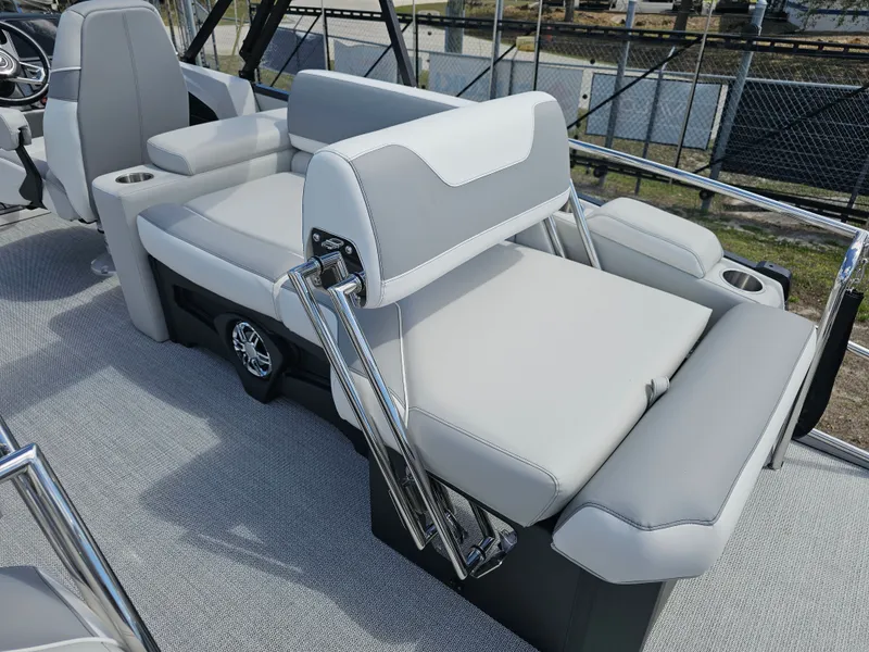 Slide: The Image of Avalon 2385 Catalina Quad Lounger Shift 2026 - 35