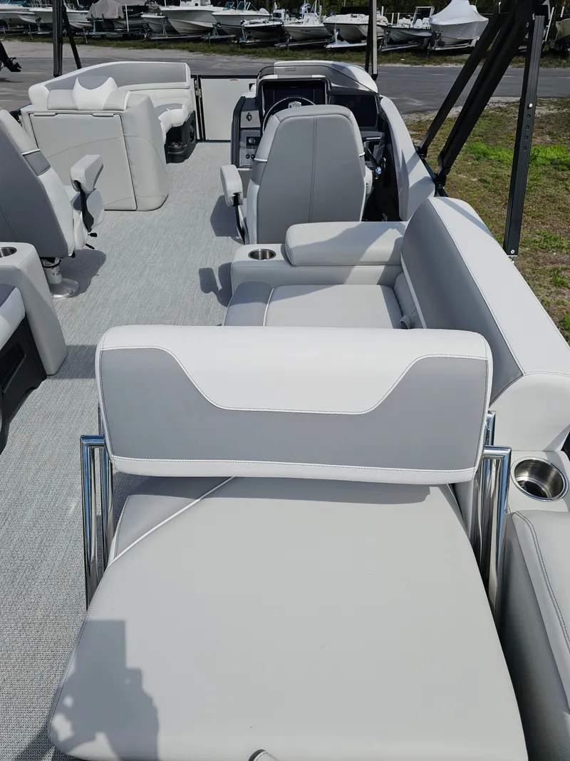 Slide: The Image of Avalon 2385 Catalina Quad Lounger Shift 2026 - 36