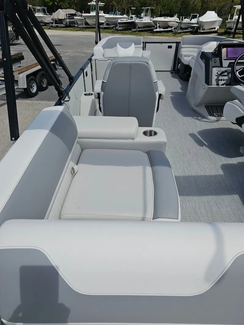 Slide: The Image of Avalon 2385 Catalina Quad Lounger Shift 2026 - 37