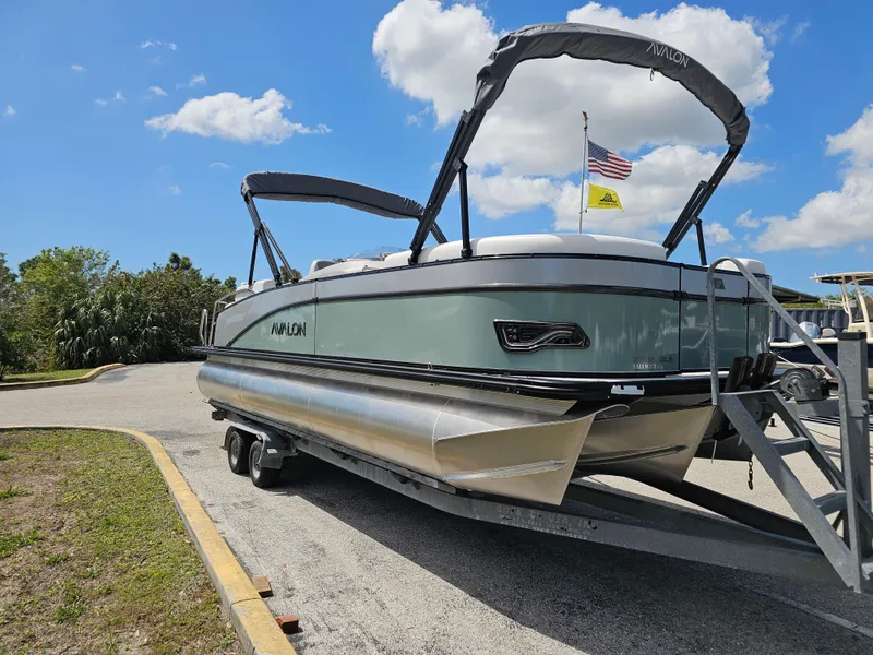 Slide: The Image of Avalon 2385 Catalina Quad Lounger Shift 2026 - 45