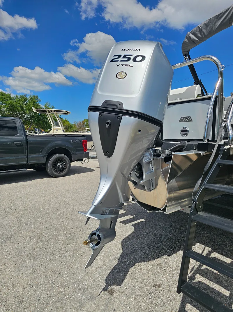 Slide: The Image of Avalon 2385 Catalina Quad Lounger Shift 2026 - 54