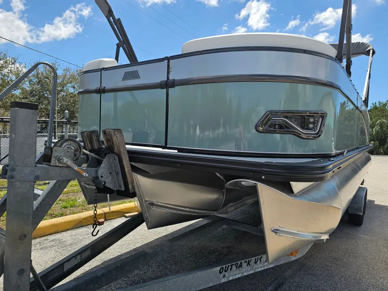 Slide: The Image of Avalon 2385 Catalina Quad Lounger Shift 2026 - 57