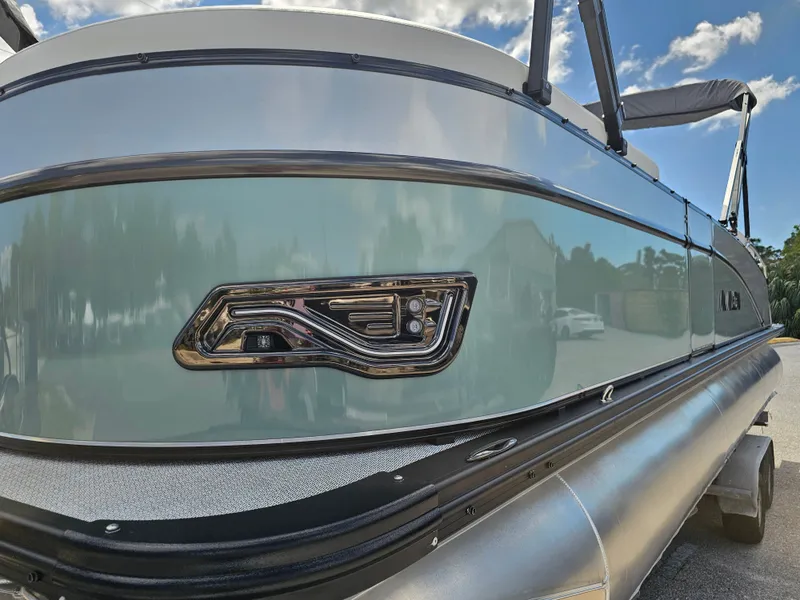 Slide: The Image of Avalon 2385 Catalina Quad Lounger Shift 2026 - 59