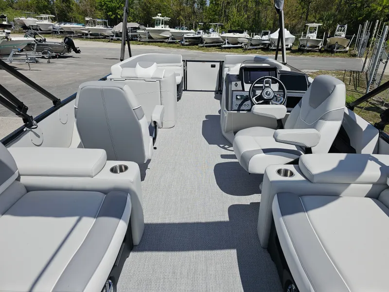 Slide: The Image of Avalon 2385 Catalina Quad Lounger Shift 2026 - 6