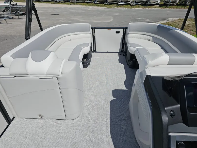 Slide: The Image of Avalon 2385 Catalina Quad Lounger Shift 2026 - 8