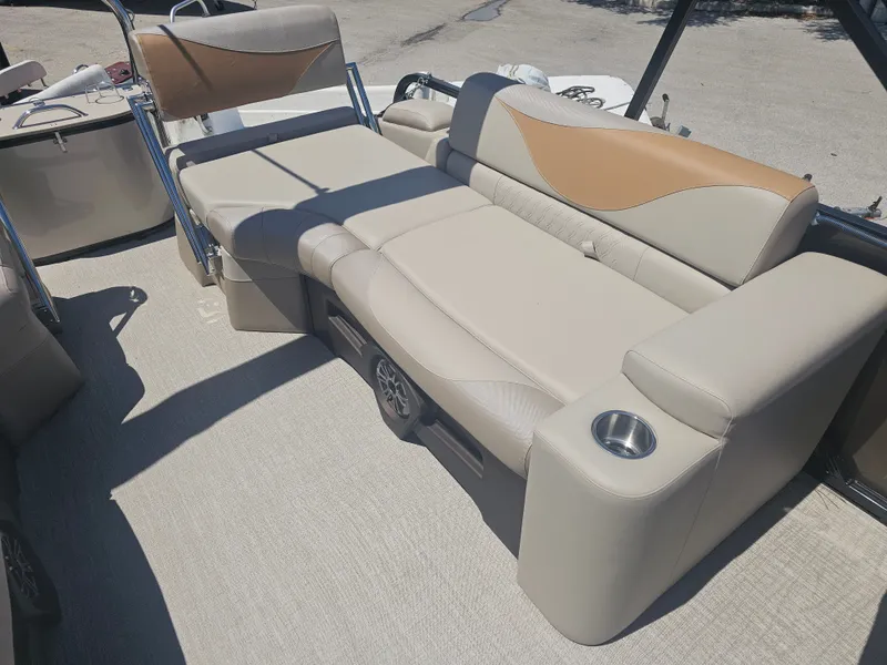 Slide: The Image of Luxurious seating in Avalon LSZ 2385 Quad Lounger Tritoon 2026. - 12