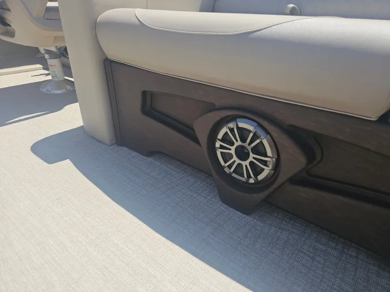 Slide: The Image of Speaker in Avalon LSZ 2385 Quad Lounger Tritoon, 2026 model. - 13