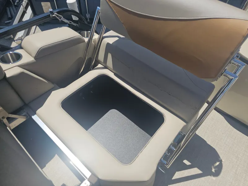 Slide: The Image of 2026 Avalon LSZ 2385 Tritoon seat with storage compartment. - 19