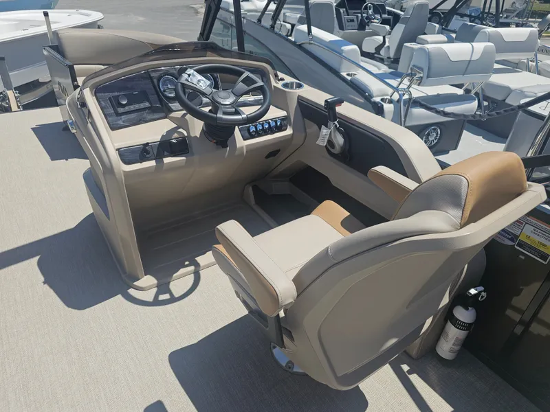 Slide: The Image of Helm of Avalon LSZ 2385 Quad Lounger Tritoon 2026. - 24