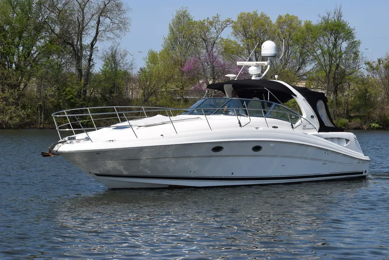 The Image of Sea Ray 390 Sundancer 2004 - 0